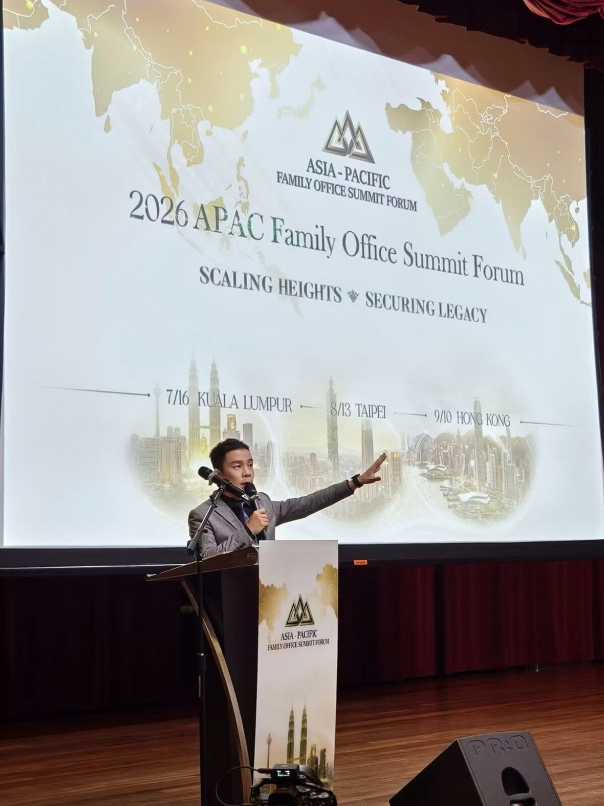 JC Cheah moderating the 2026 APAC Family Office Summit Forum