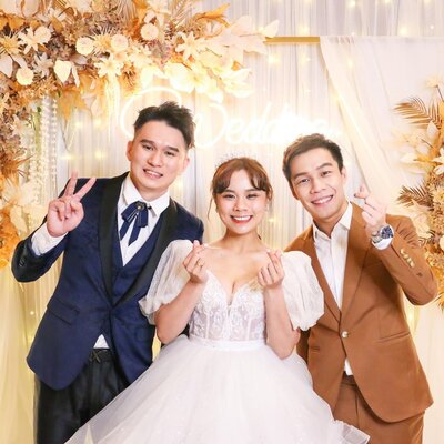 Jingwen and Michael at their wedding